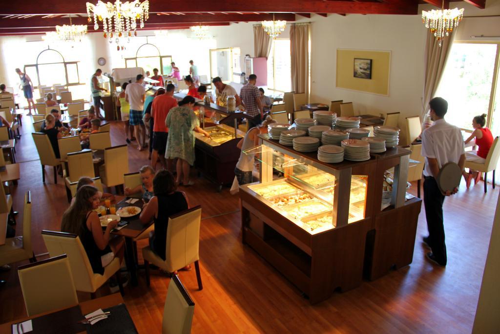 Agelia Beach Hotel Sfáka Exteriör bild